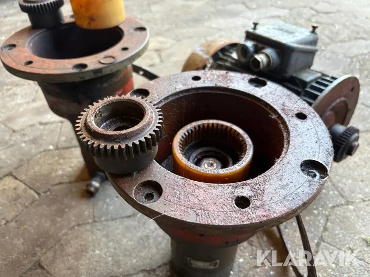 Billede 8 - Pumpe til indbyg. I hydrauliktank 2 stk + elmotor