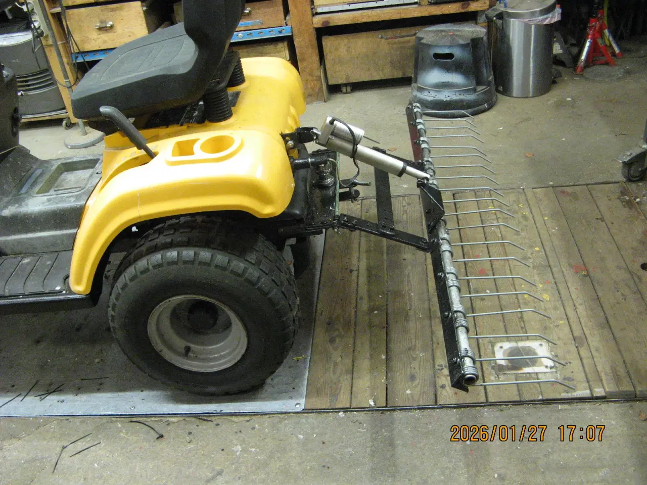 Billede 8 - Havetraktor med el.hæve sænk rive og skraber