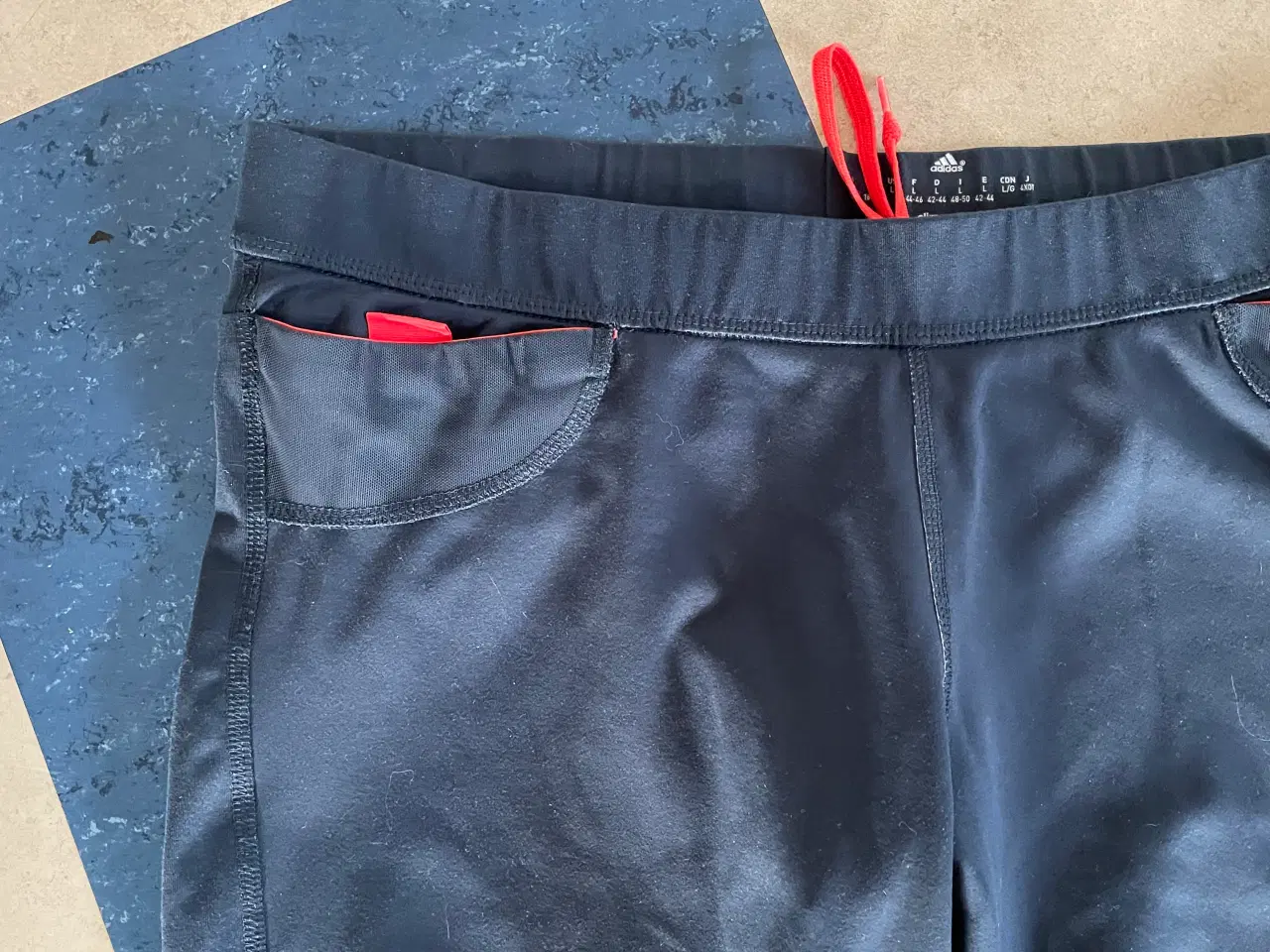 Billede 2 - Adidas løbetights mørkeblå