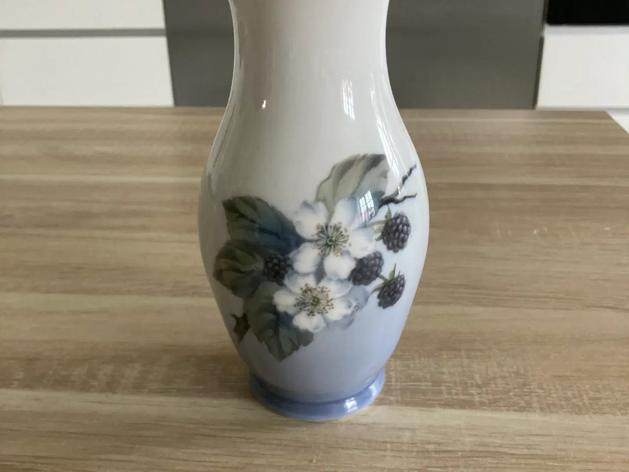 Billede 1 - Royal Copenhagen vase blomster 288/2289