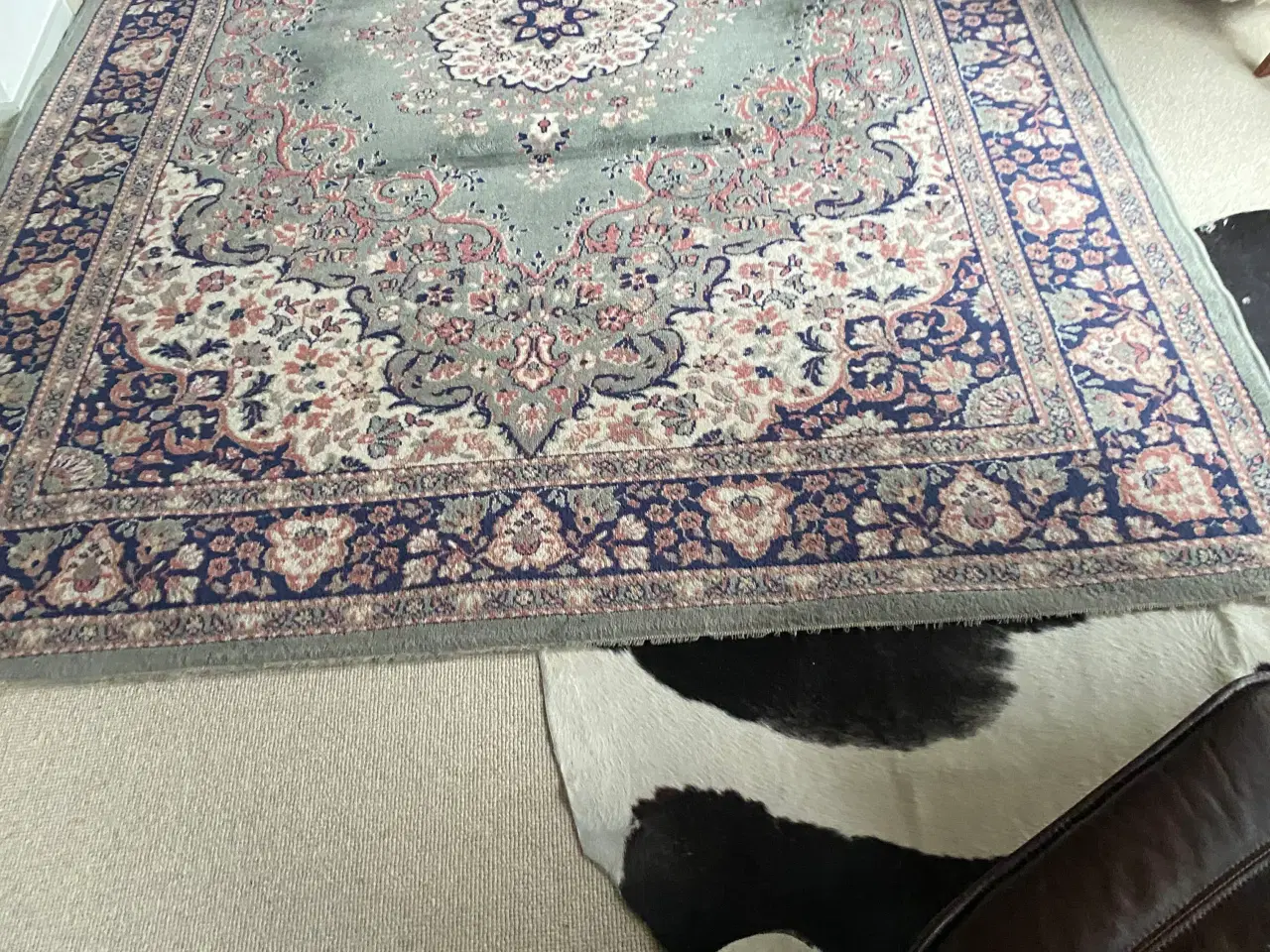 Billede 4 - Tæppe til under spisebord 