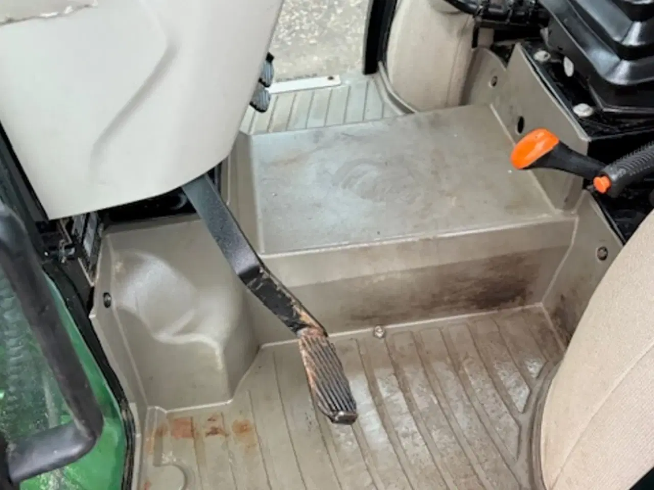 Billede 18 - John Deere 5105GF FRONTLIFT. HJUL MED GRÆSDÆK MEDFØLGER