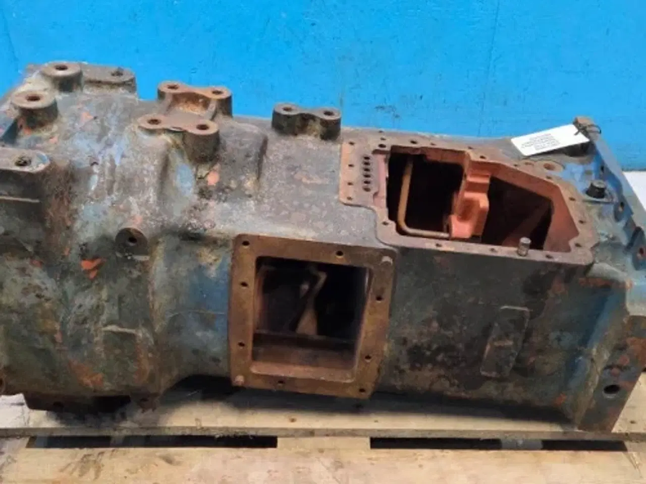 Billede 8 - Ford 7740 Gearkassehus F0NN7005AH