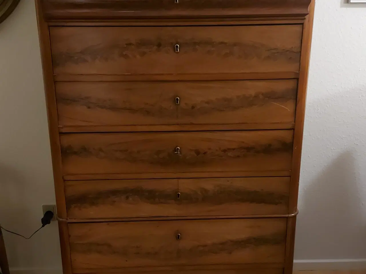 Billede 1 - Høj kommode i flot finish