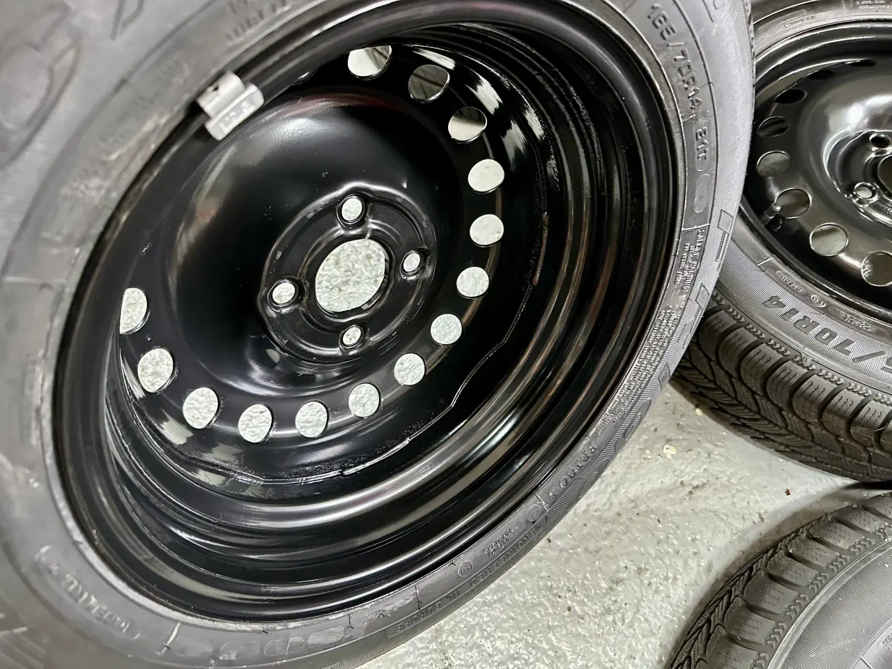 Billede 5 - Vw  UP stalfælge 14” med vinterdæk 