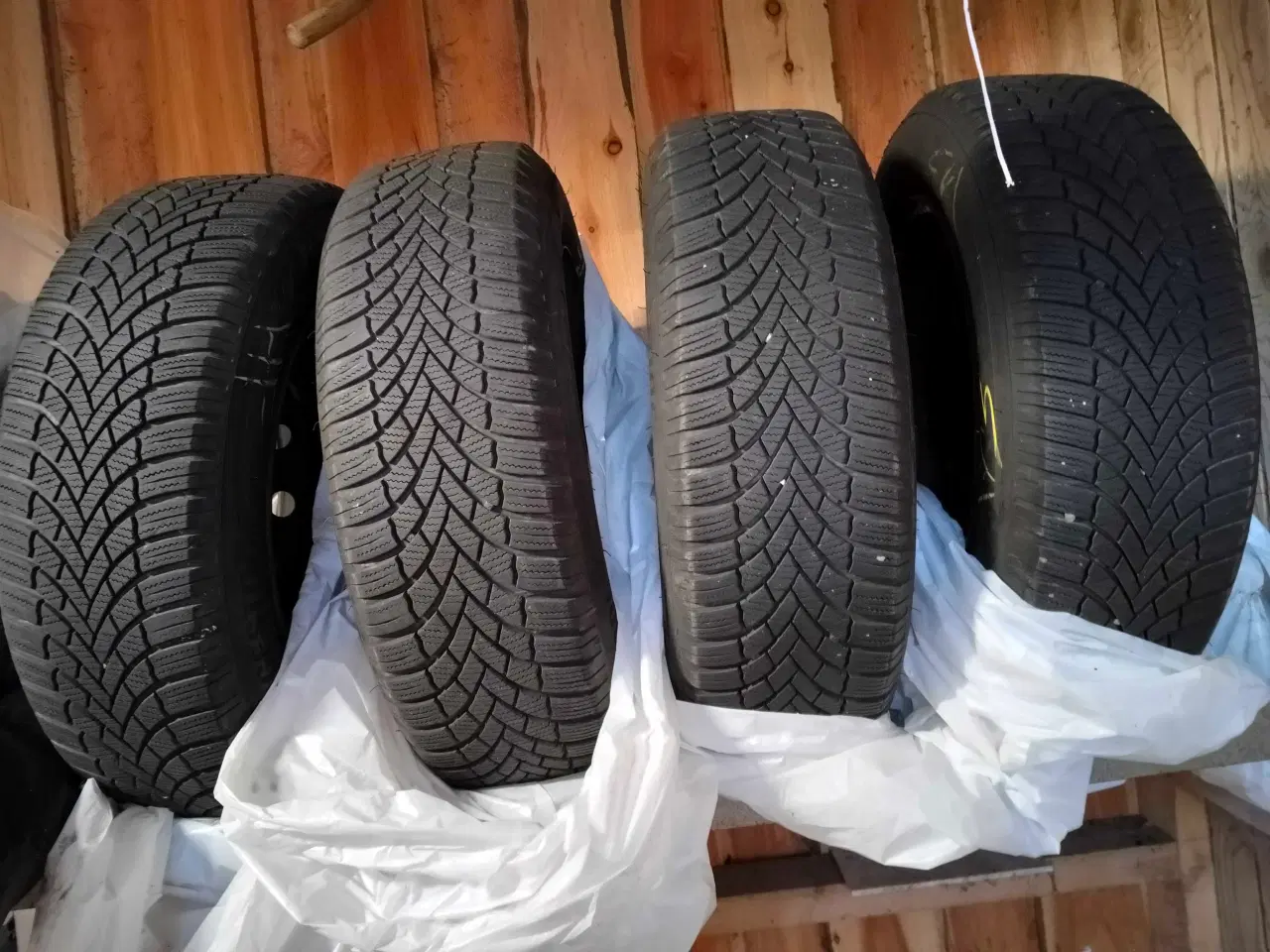 Billede 4 - Bridgestone vinterdæk med fælge 