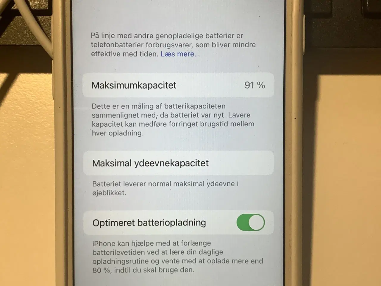 Billede 1 - iPhone 7 – 128 GB – Guld/Hvid – 91 % batteri – God