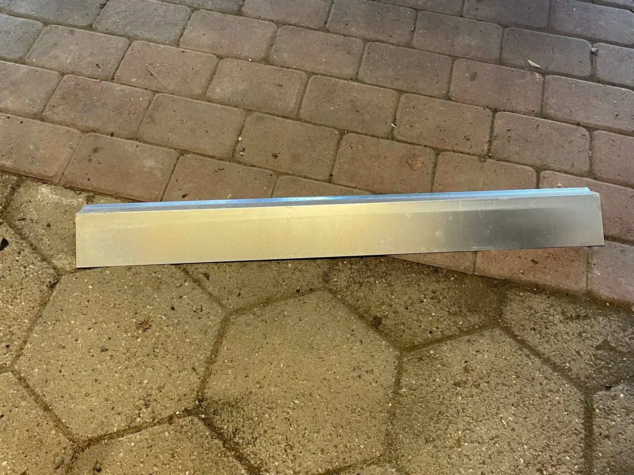 Billede 1 - Icopal alu tagfod 1 meter lang, 10 cm dyb. 