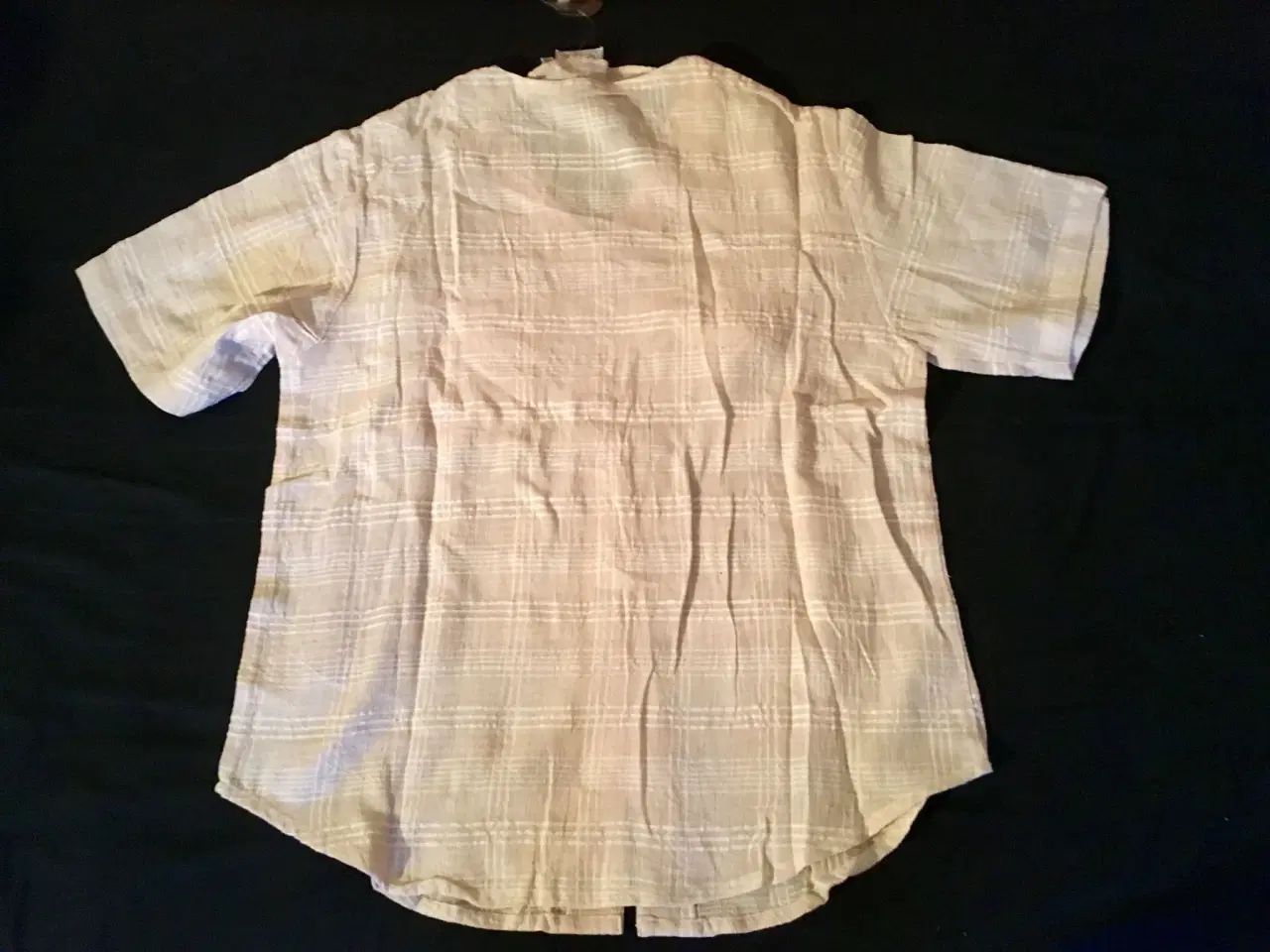 Billede 3 - Bluse og nederdel til salg
