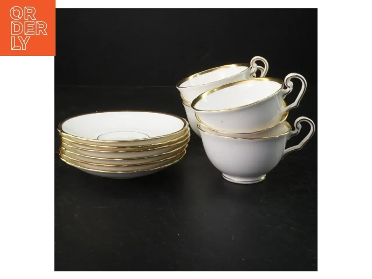 Billede 3 - Porcelænsservice med guldkant