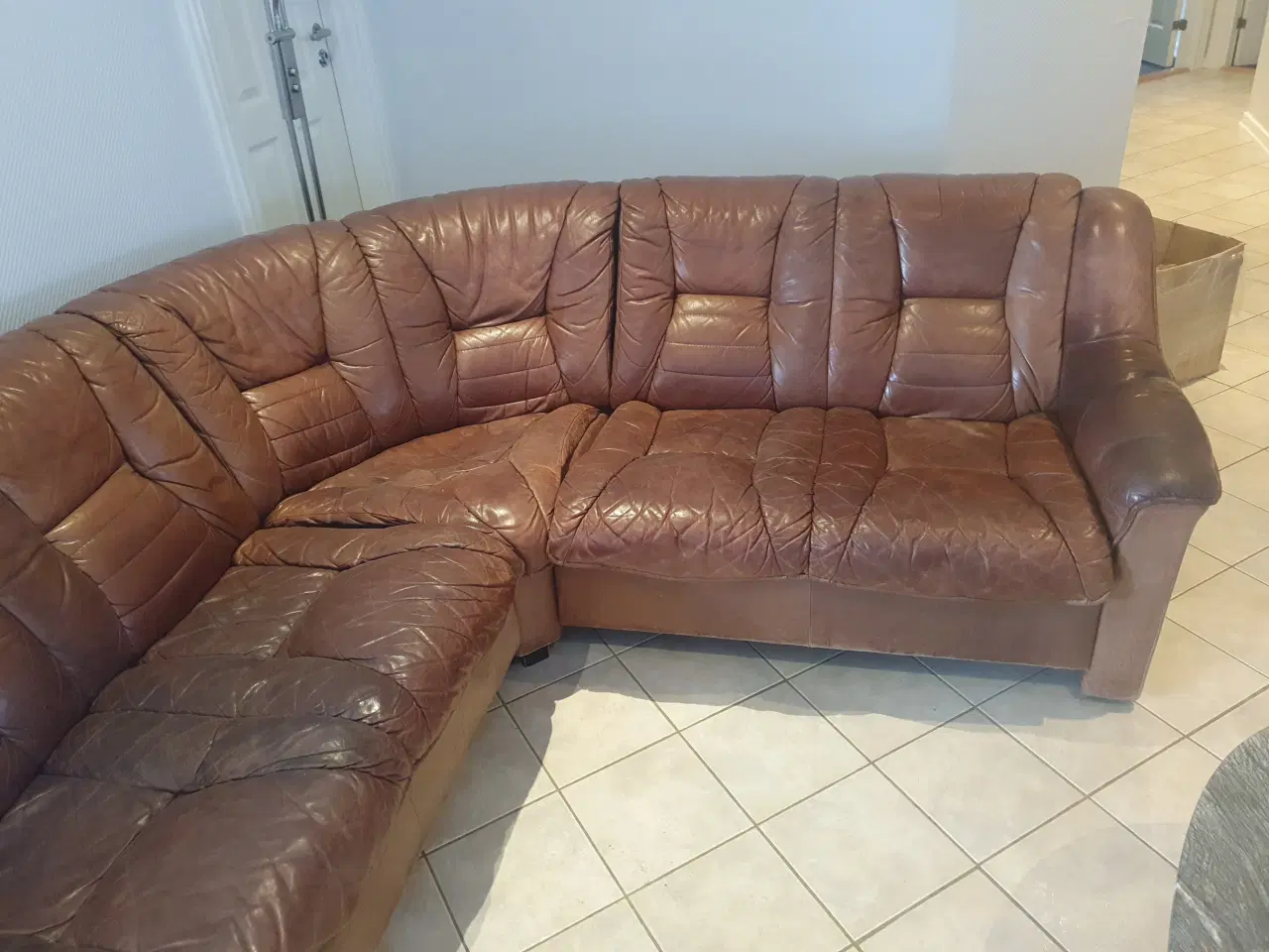 Billede 1 - Hjørnesofa i Brunt Læder