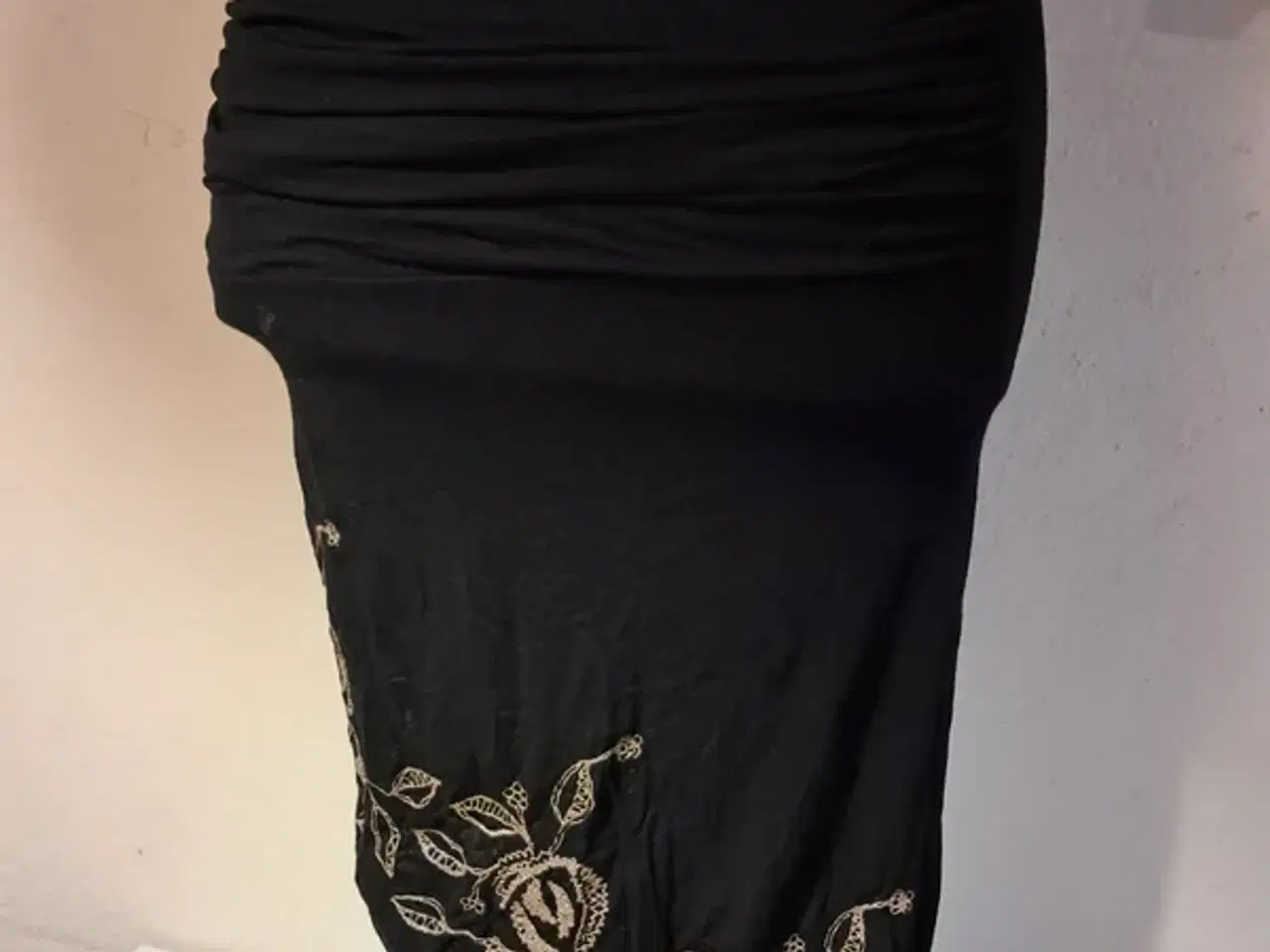 Billede 1 - Sparkz str. s/m nederdel