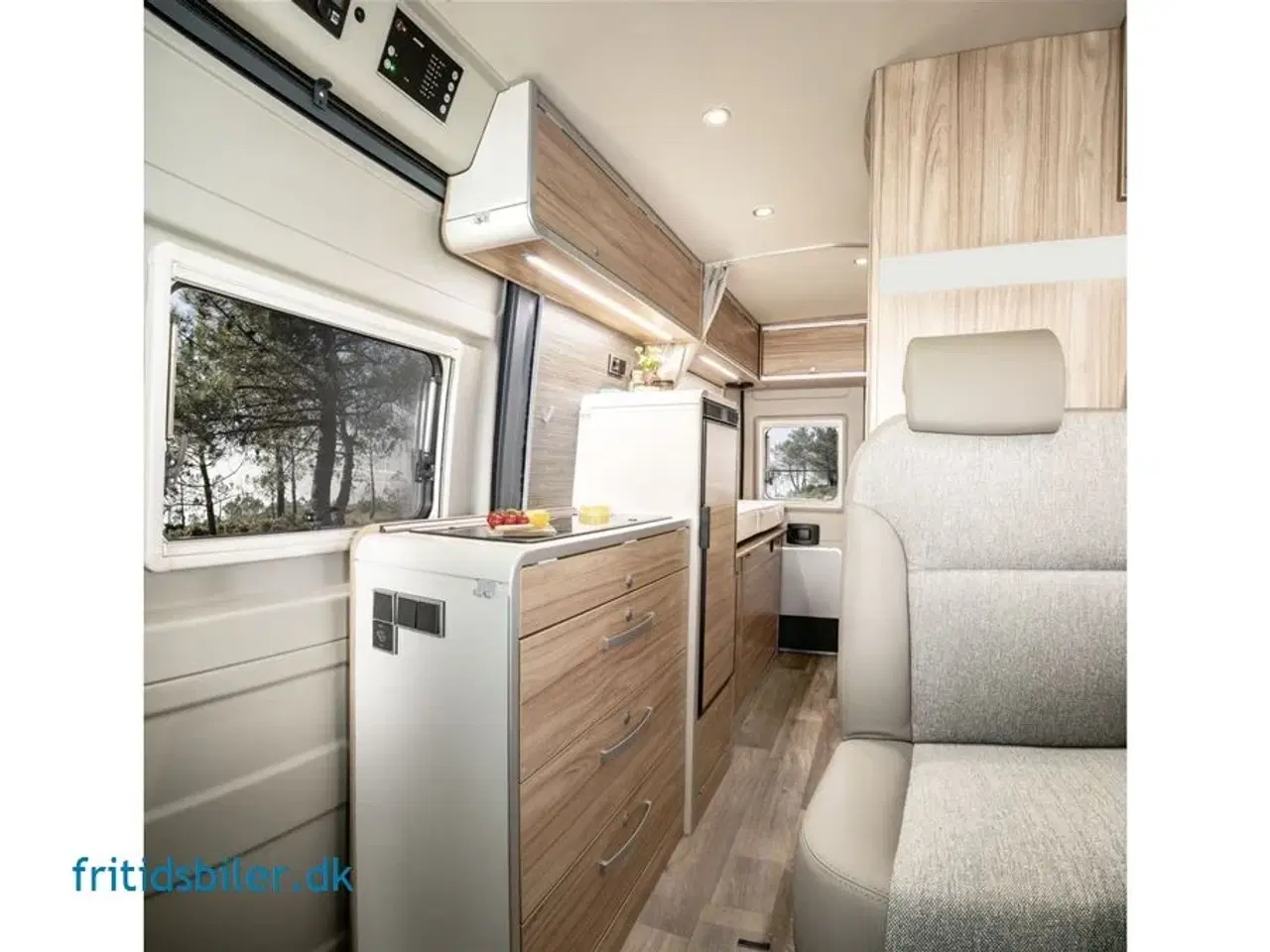 Billede 8 - 2024 - Hymer Campervan Yellowstone   Hymer Campervan Yellowstone Hymers flagskib indnefor Fritidsbiler masser af plads og med 2 enkeltsenge
