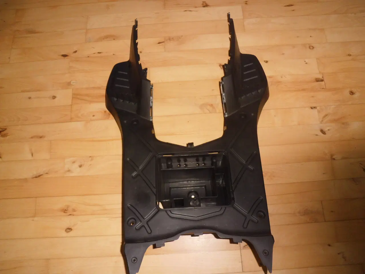 Billede 2 - trinbræt til en kymco agility den er ny