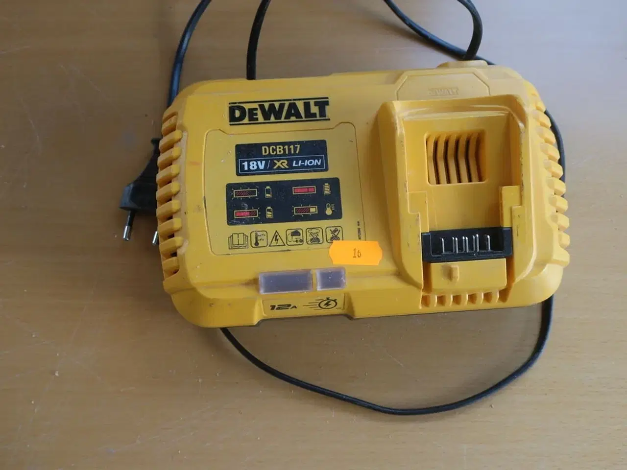 Billede 3 - Akkuværktøj DEWALT DCS355 cutter inkl. lader og batteri