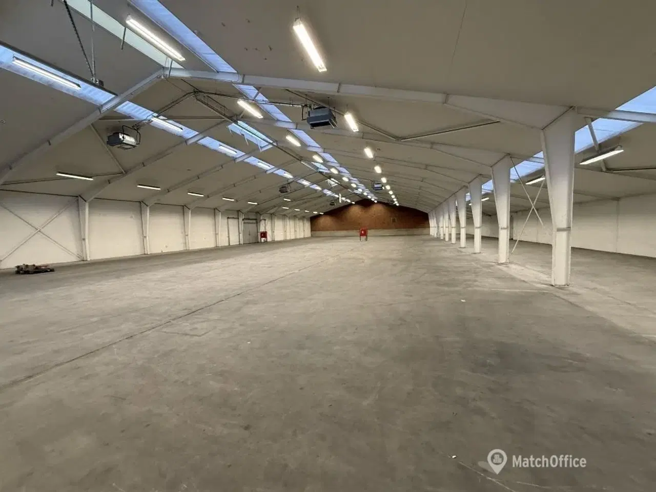 Billede 2 - Lyst lager / produktion med gode adgangsforhold - i alt ca. 1.730 kvm