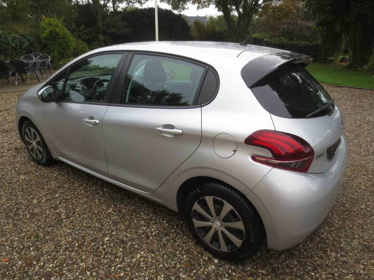 Billede 9 - Peugeot 208 1.6 HDi Blue år 2015. 