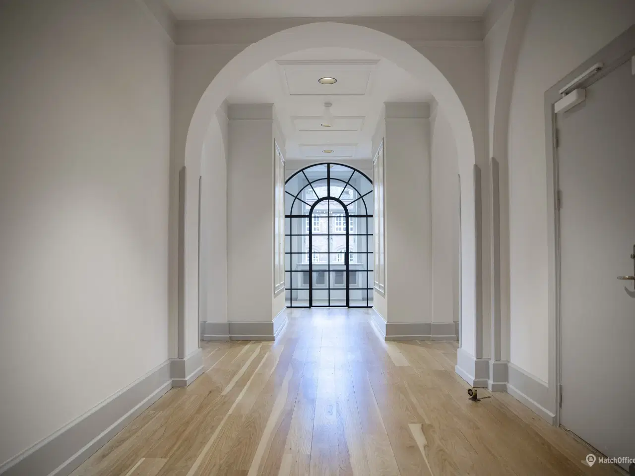 Billede 2 - Fantastisk gennemrenoveret kontor/showroom tæt på off. transport.