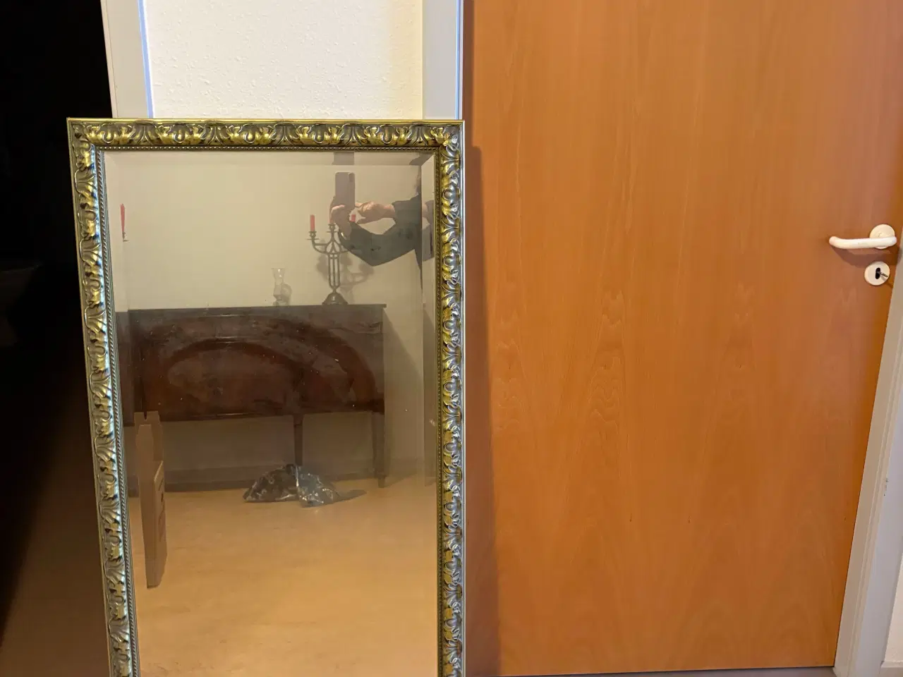 Billede 1 - Spejl med guldkant