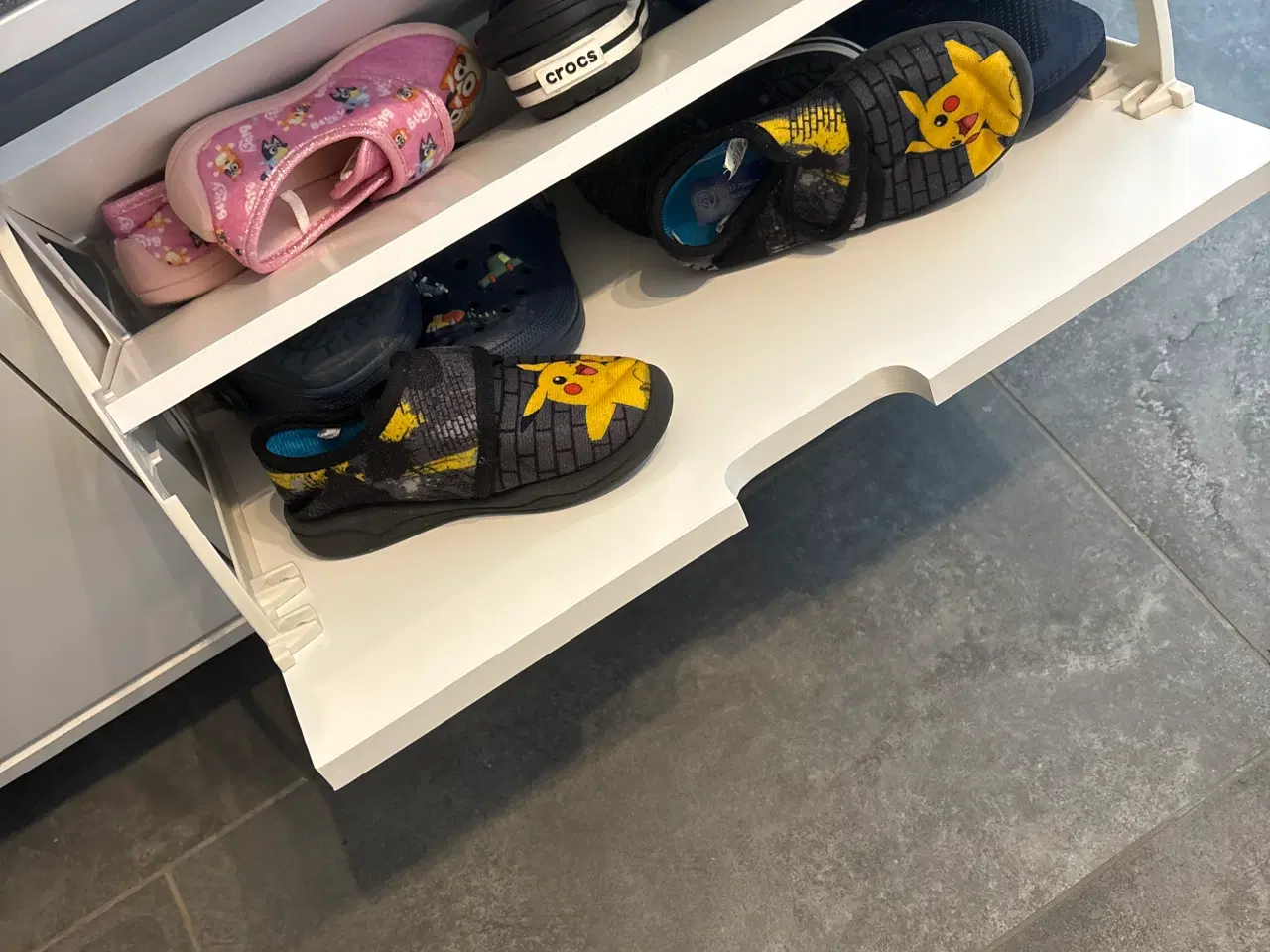 Billede 2 - Skoskab med hynde sælges