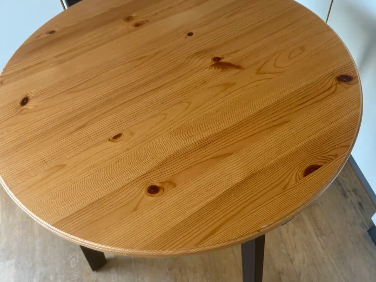 Billede 2 - Lille spisebord