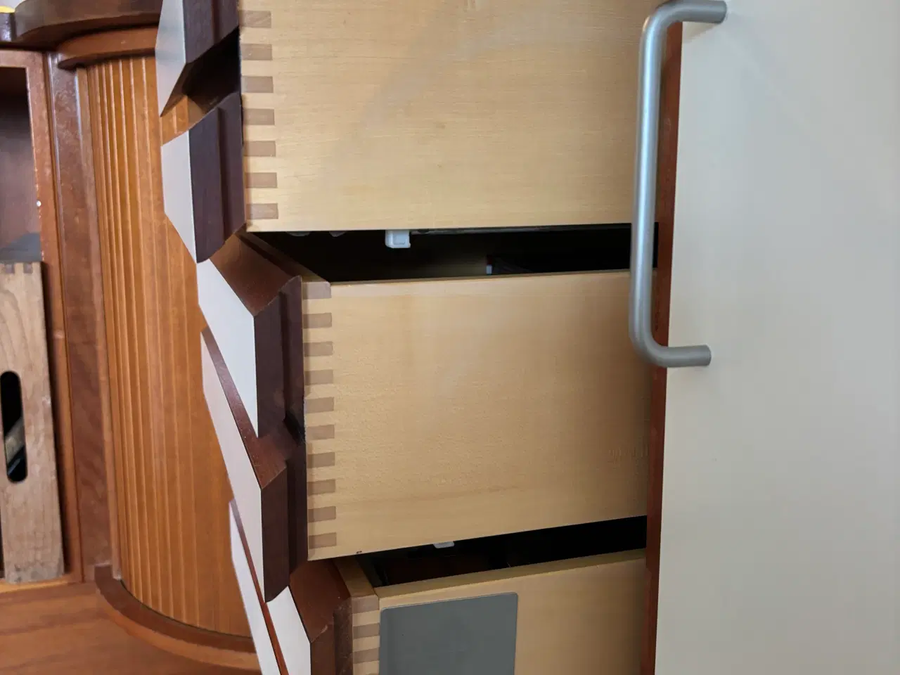 Billede 3 - Komplet og velholdt maghoni Unoform køkken