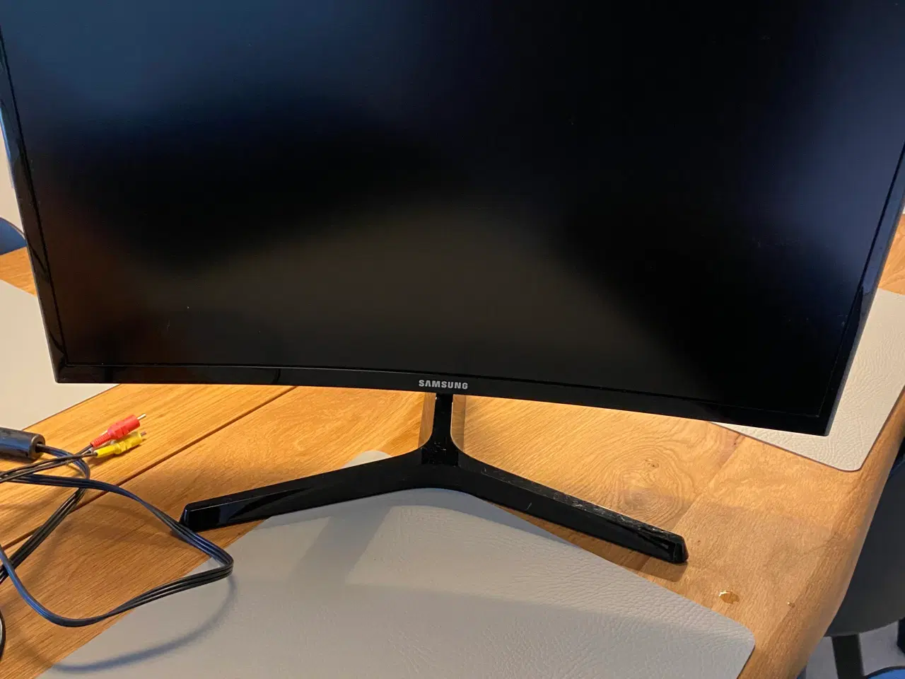 Billede 3 - Samsung Gamerskærm buet