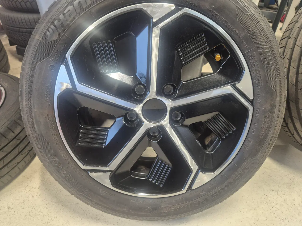 Billede 2 - 5x114,3  16" Originale Kia fælge med sommerdæk 