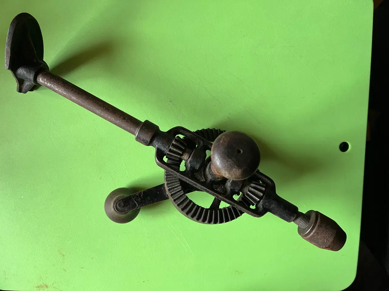 Billede 3 - Håndboremaskine, “antik”. Giv bud.