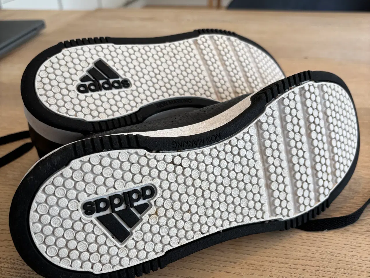 Billede 3 - Adidas lædersko str. 36 2/3