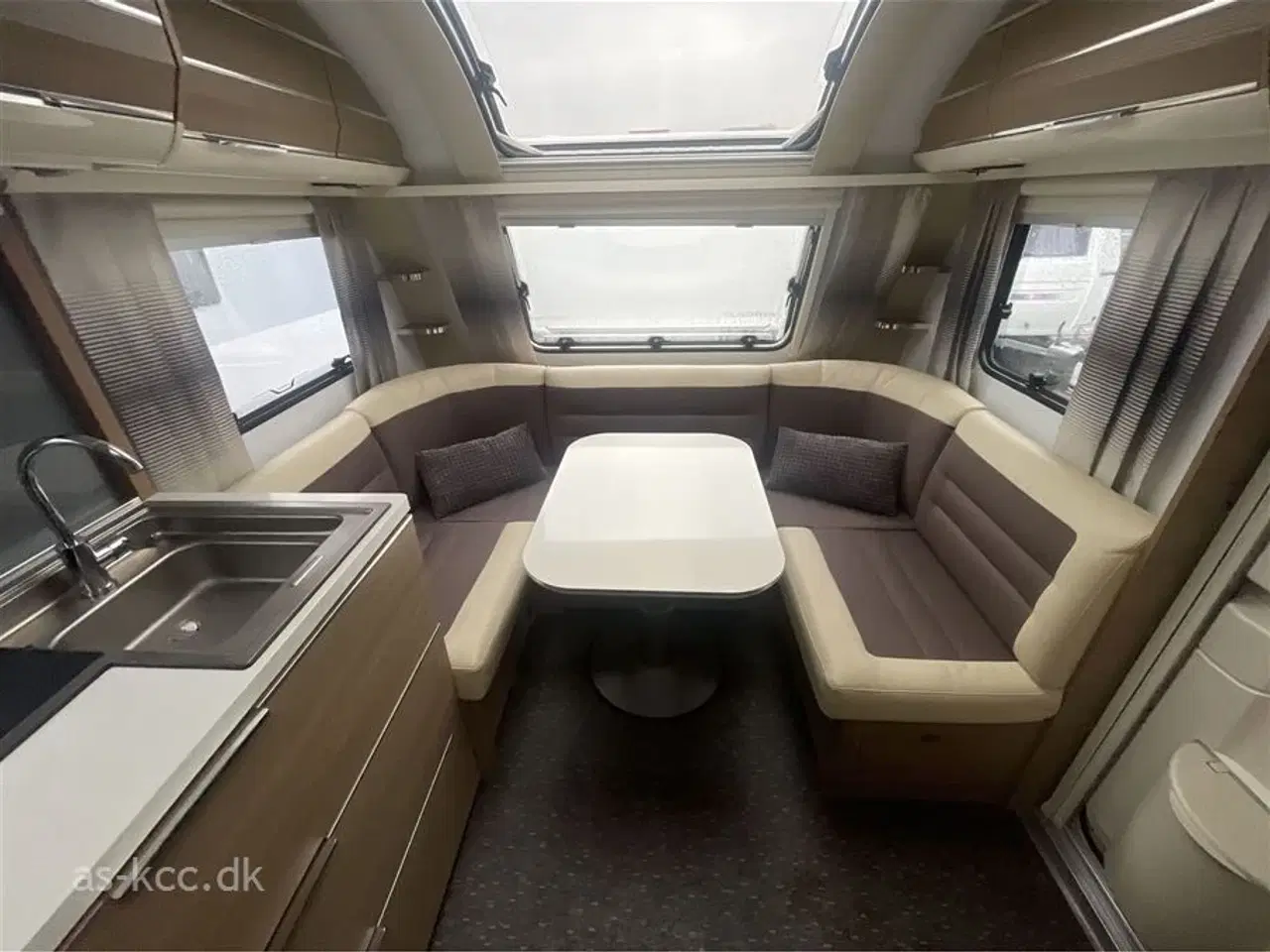 Billede 3 - 2016 - Adria Adora 572 UT Adria Adora 572 UT enkelte senge