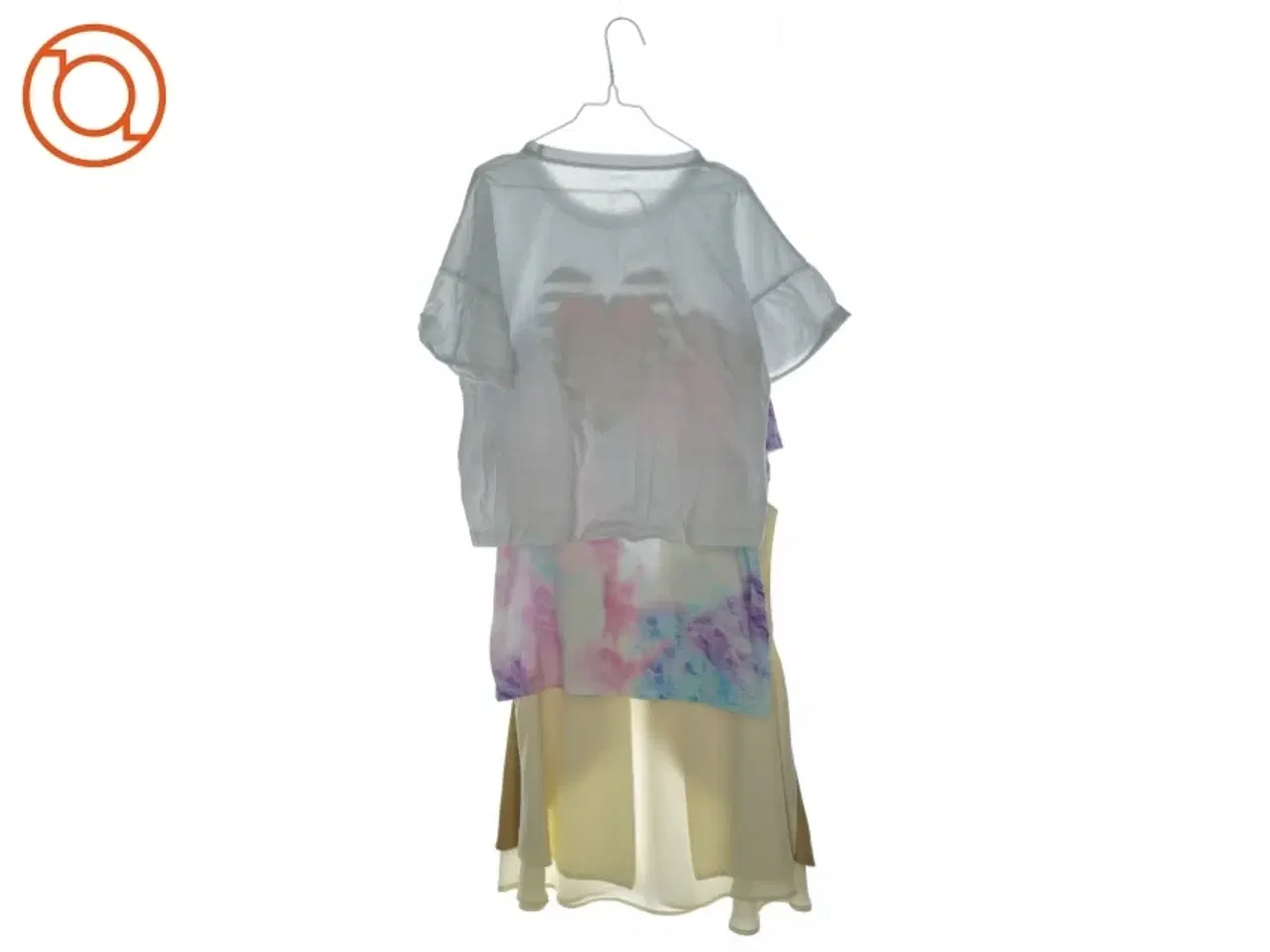 Billede 2 - Bluser (3 stk) (str. ca. 140)