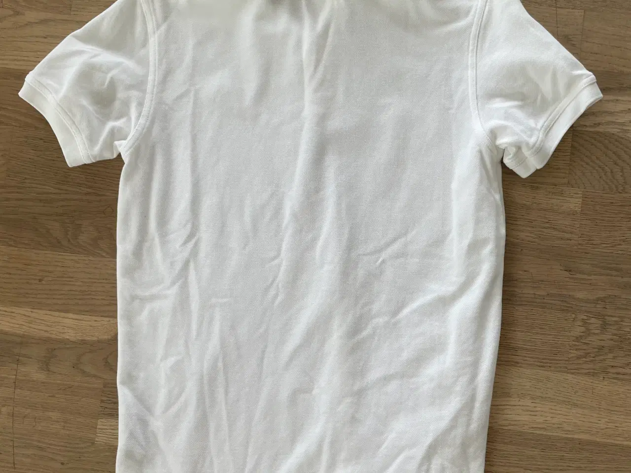 Billede 3 - Polo T-shirt fra Benetton str. 11-12år.