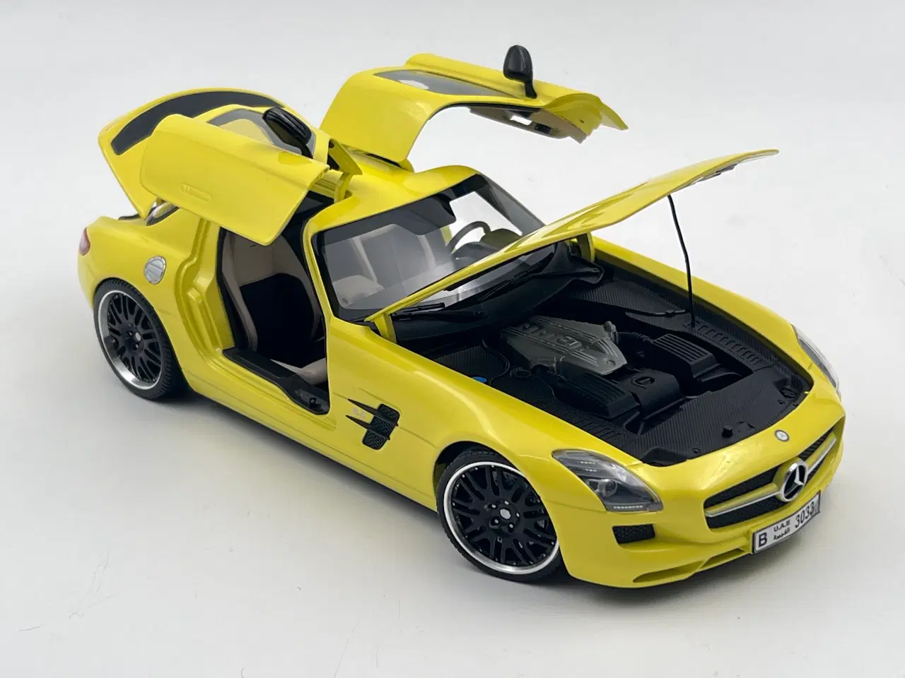 Billede 4 - 2010 Mercedes-Benz SLS 6,3 AMG Coupe 1:18