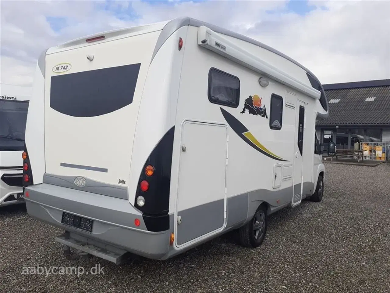 Billede 2 - 2012 - P.L.A M 742   Alkovemodel. lyse lædersæder. ovn.