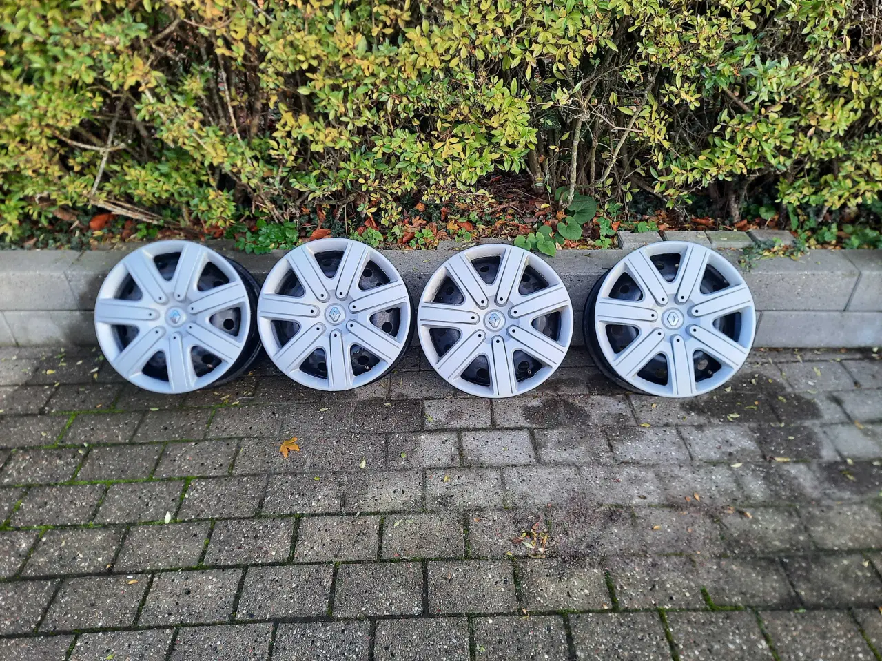Billede 1 - Stålfælge med hjulkapsler til Renault Captur 1