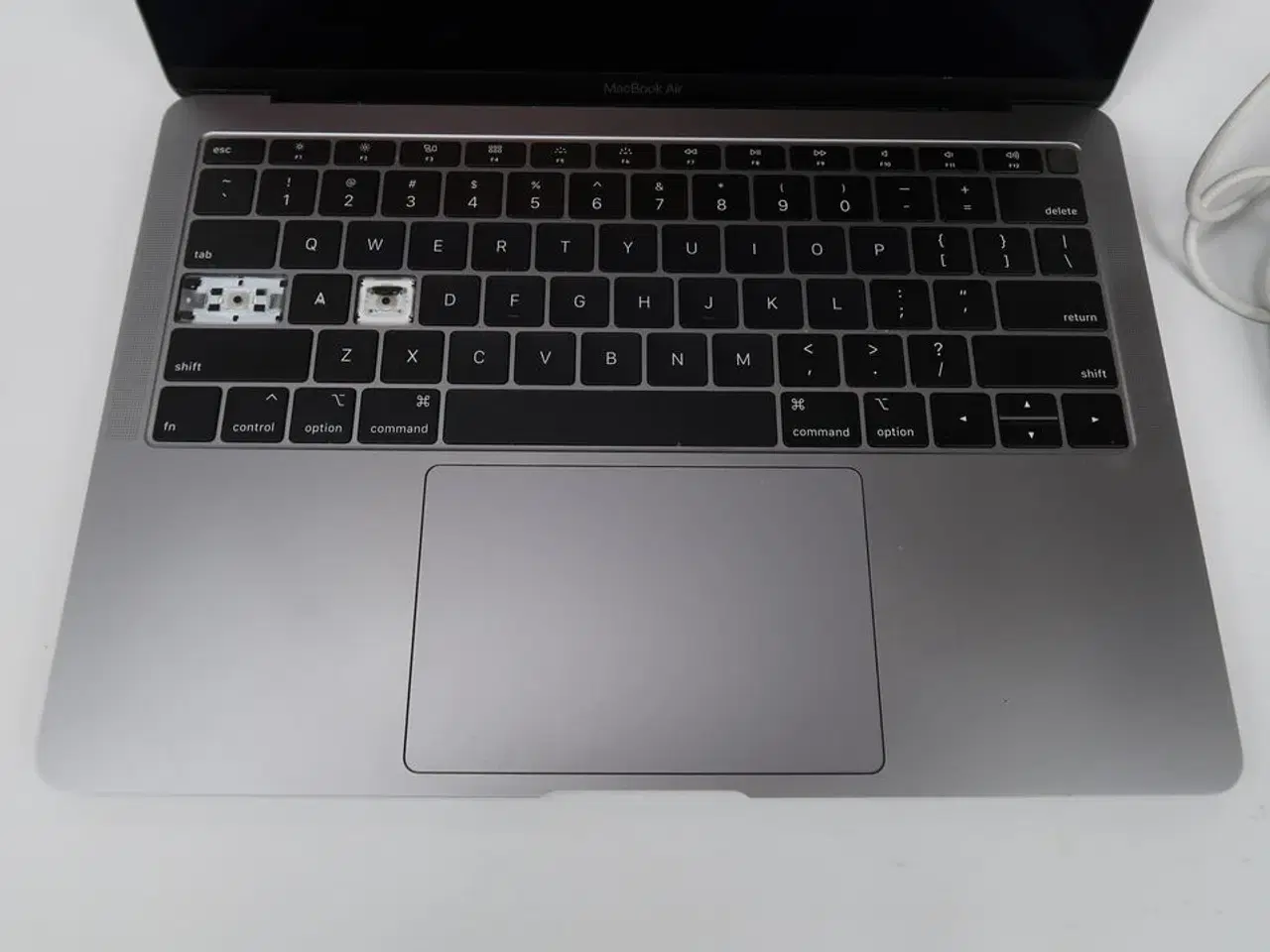 Billede 2 - Apple MacBook Air 13" I5-8210Y - defekt keyboard