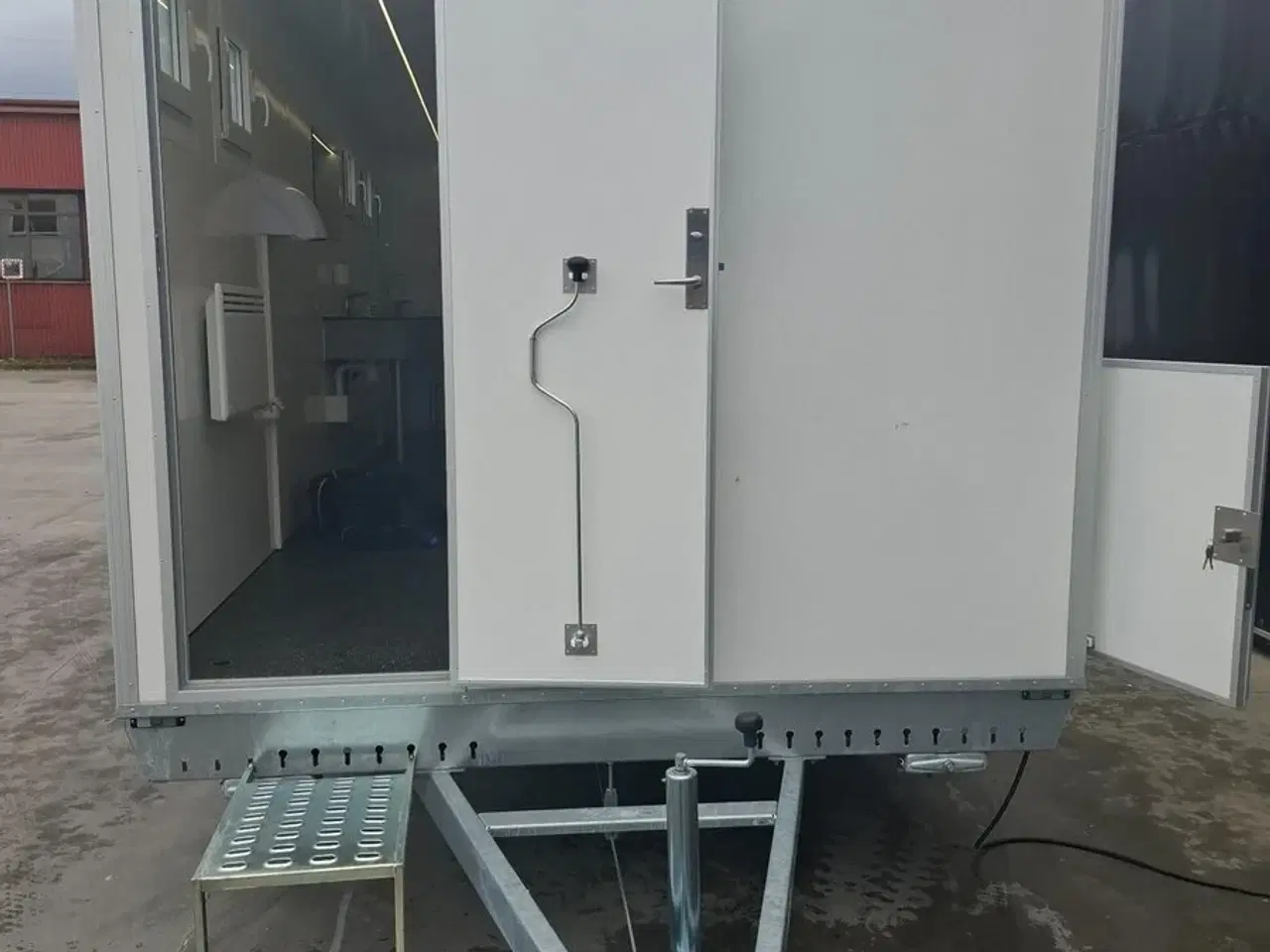 Billede 7 - Type 660: Toiletvogn med 8 toiletter