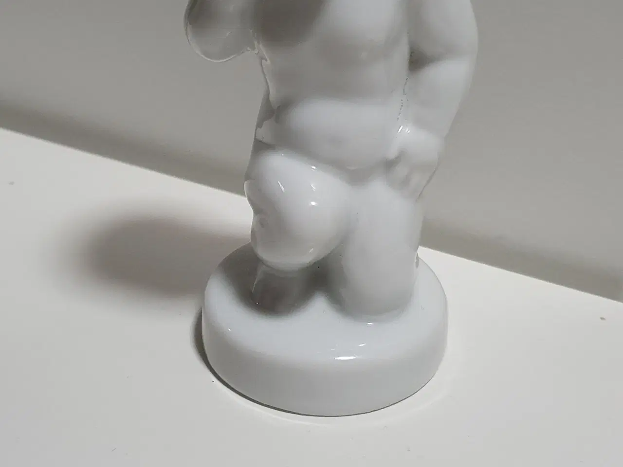 Billede 1 - Porcelænsfigur - barn tænkene