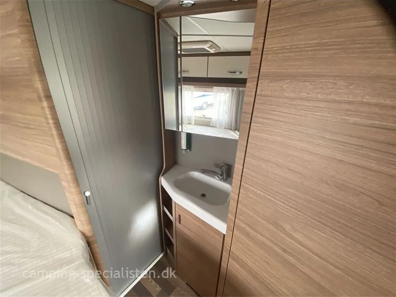 Billede 10 - 2024 - Weinsberg CaraCompact 600 MF "Pepper Edition"   Weinsberg CaraCompact 600 MF Pepper Edition kan nu ses hos Camping-Specialisten.dk Silkeborg