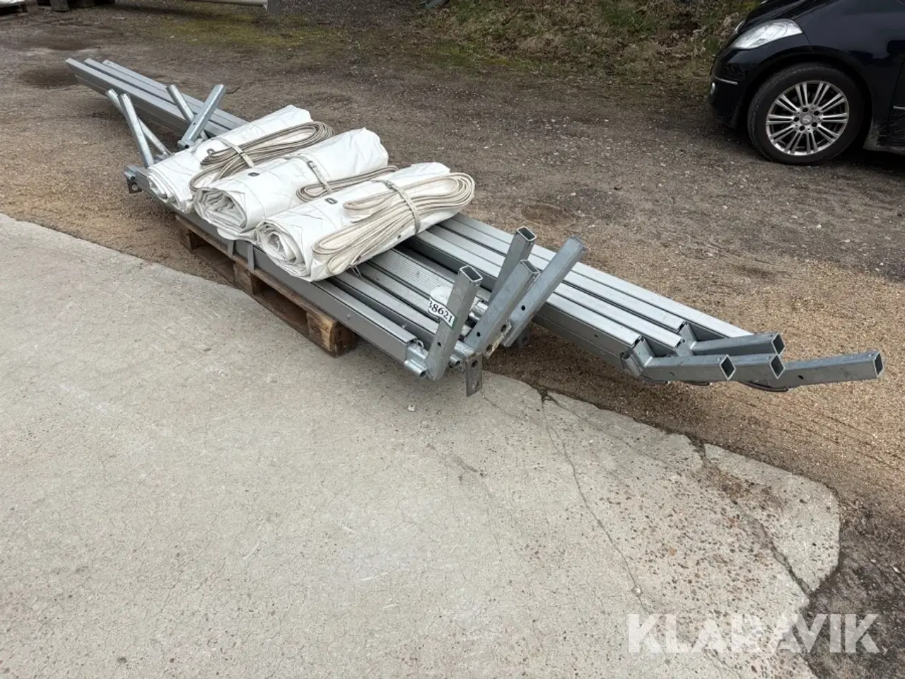 Billede 1 - Telt - 9x9m - ekstra stormsikret -4 slidset stænger