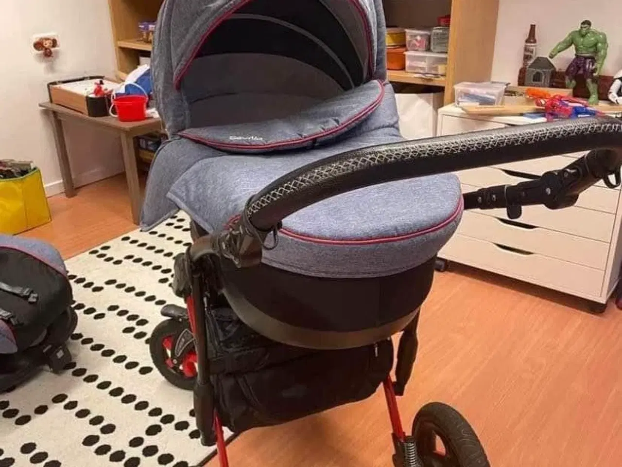 Billede 1 - 3 i 1 Combi barnevogn med ISOFIX til bilen