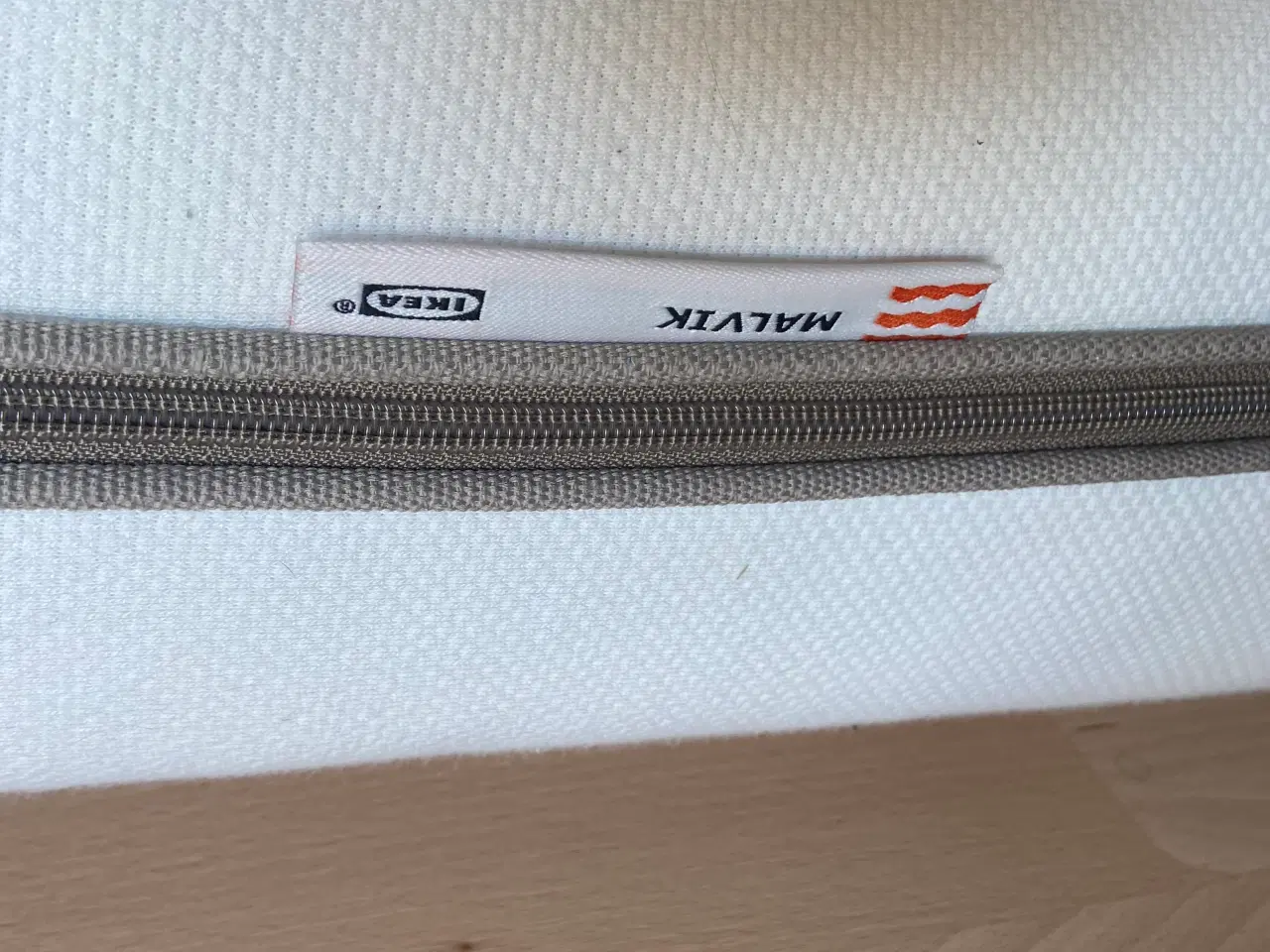 Billede 2 - Madras. Bredde: 90 cm. Længde:200 cm. Højde 15 cm.