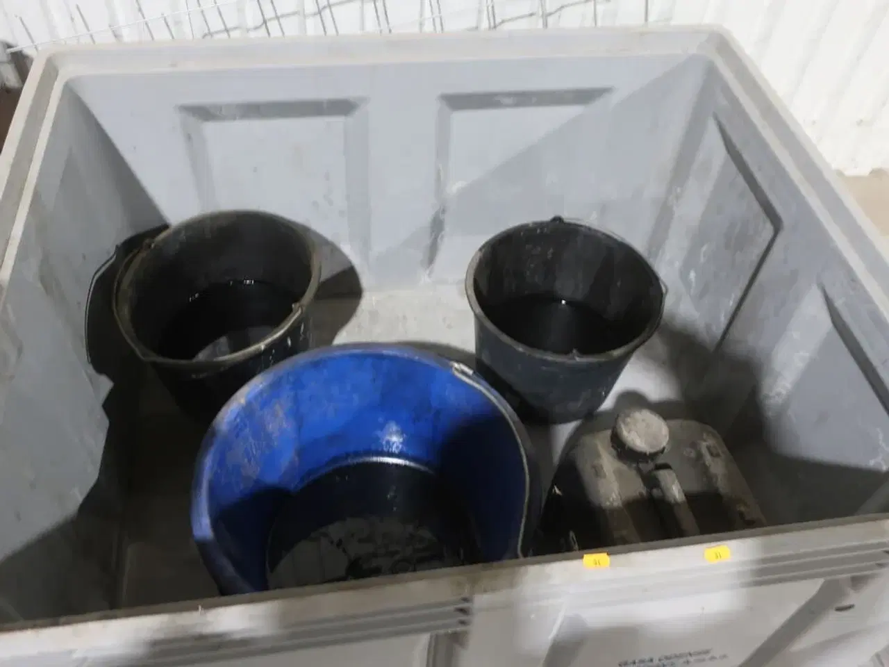 Billede 6 - Pallekar, div. Skraldespande samt palle med indhold