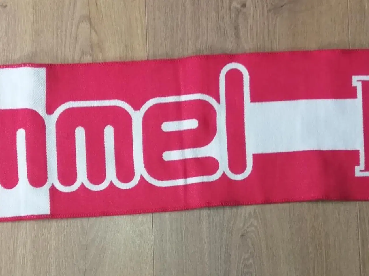 Billede 2 - NYT HUMMEL DANMARK FAN HALSTØRKLÆDE