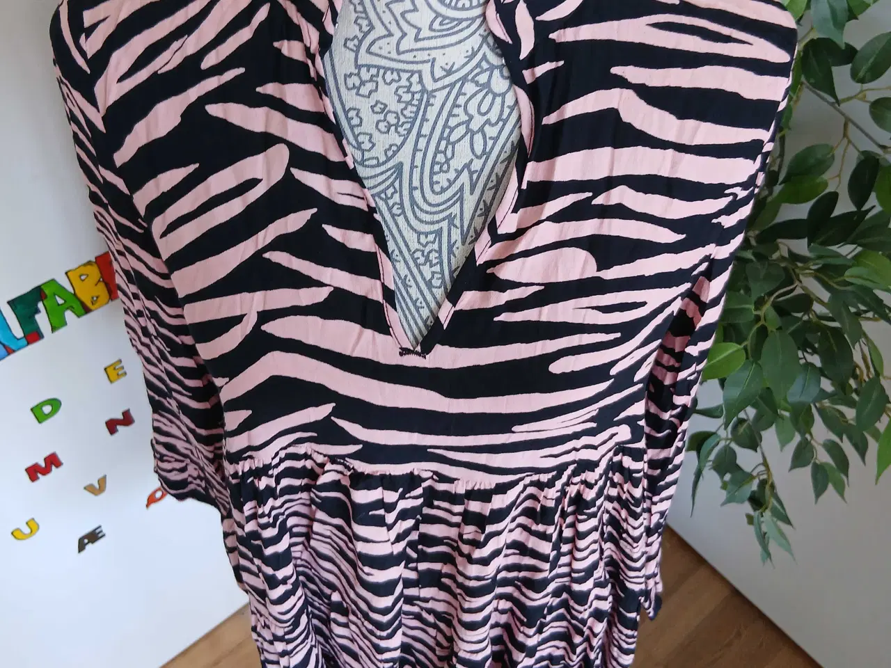 Billede 2 - Kjole. Ganni. Small/36