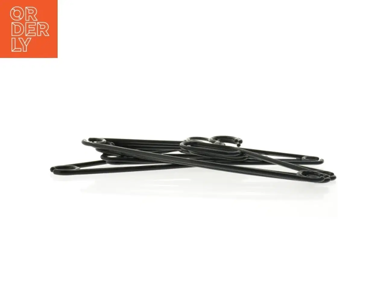 Billede 5 - Sorte plastikbøjler (str. 40 x 21 cm)