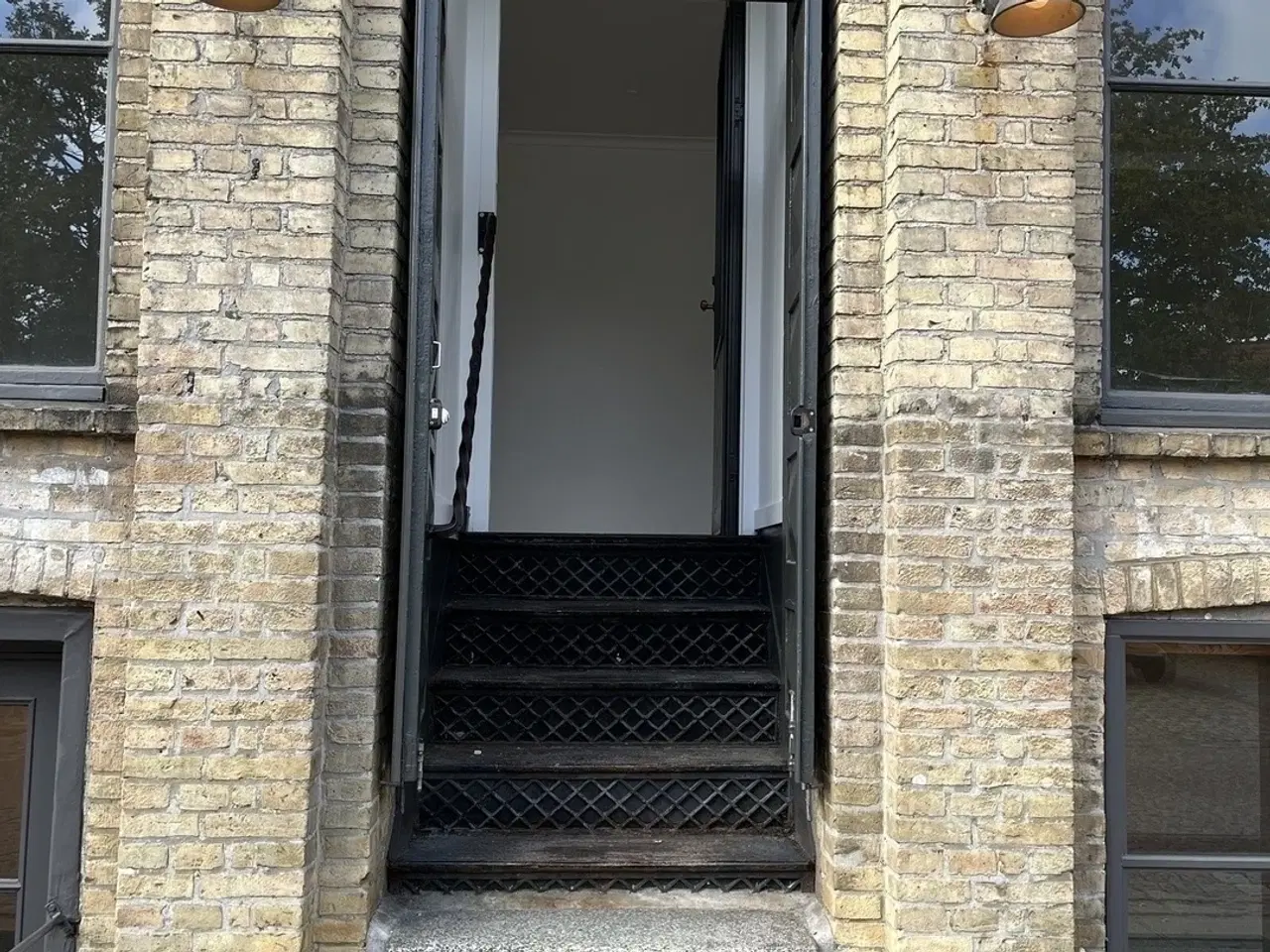 Billede 2 - Charmerende lokale midt på Køge Torv