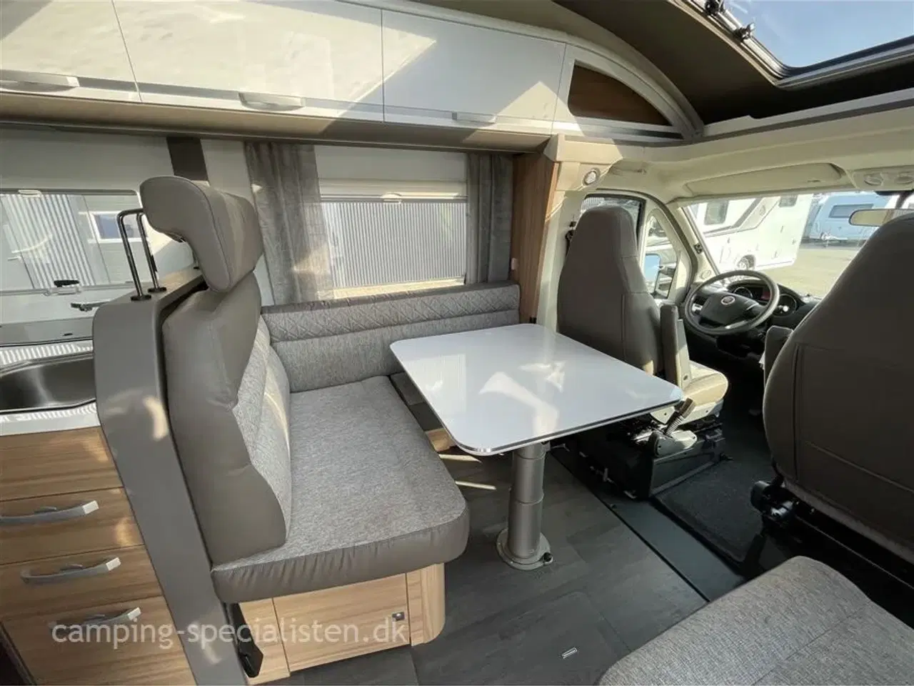 Billede 5 - 2020 - Adria Coral Plus 670 SLT   Pæn og meget velholdt Adria Coral Plus 670 SL fra 2020 - Kan nu opleves hos Camping-Specialisten i Silkeborg