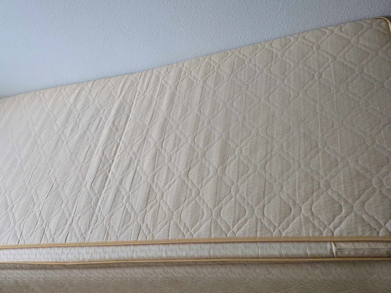 Billede 2 - Nocture boksmadras med topmadras